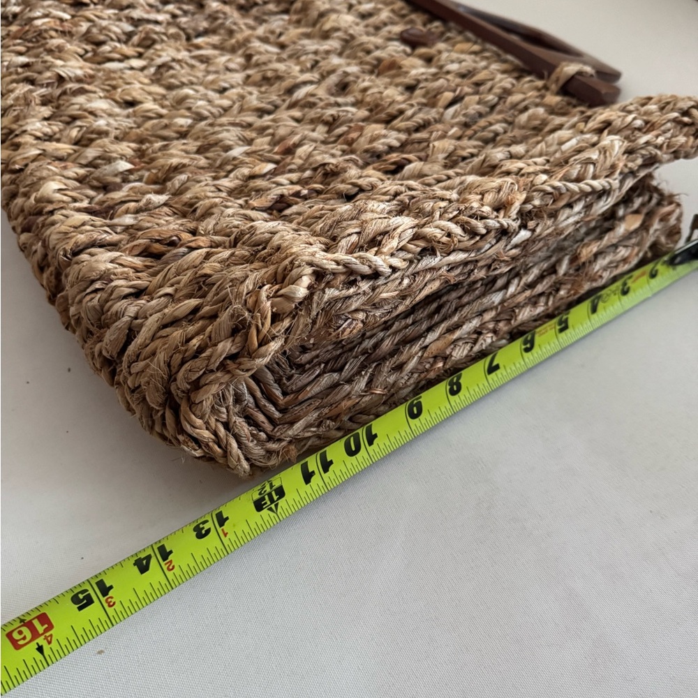 Source Unknown Braided Straw Tote with Wooden Han… - image 7